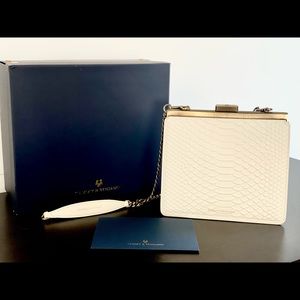 Tammy & Benjamin JEANNE white embossed leather clutch with metal chain